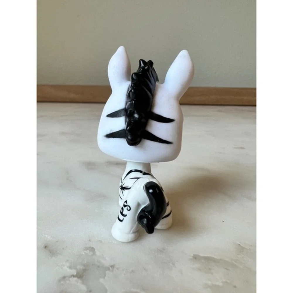 Littlest Pet Shop Zebra Figure G7 #97 Released in Zoo Pets Trio Set
